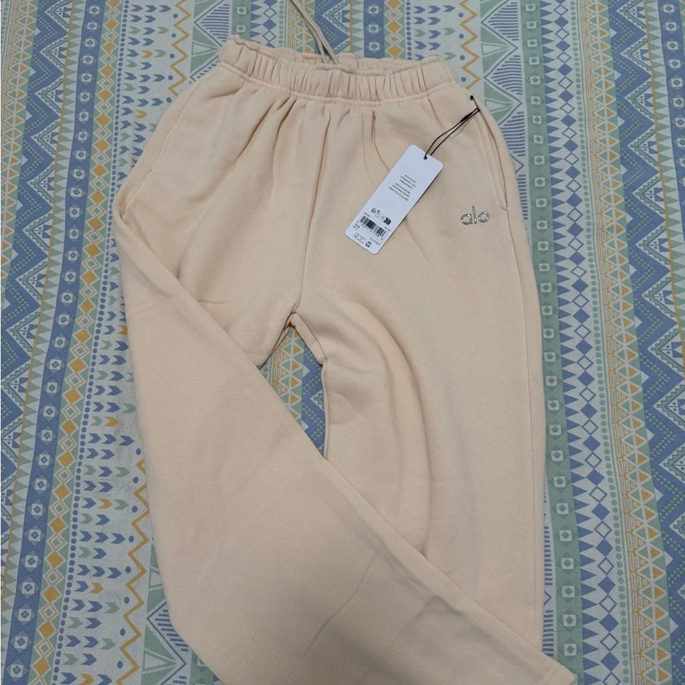 ALO Yoga Full Zip Hoodie And Sweatpant Set Oat Milk Size S